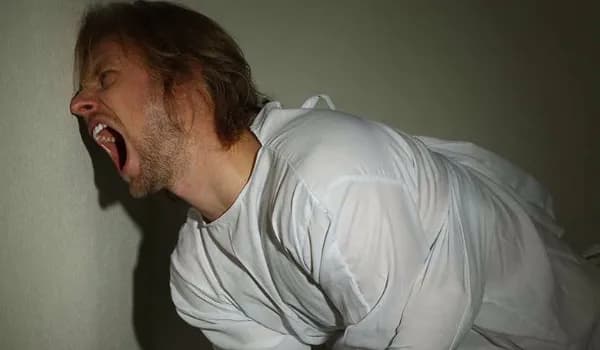 Jak sprawdzić czy ktoś jest chory psychicznie - objawy, które nie mogą umknąć