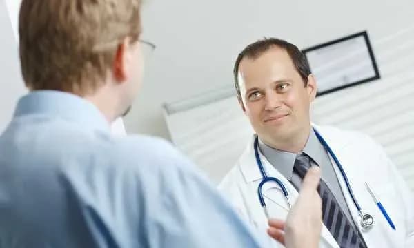 Czas oczekiwania na operację przepukliny NFZ - ile naprawdę się czeka?